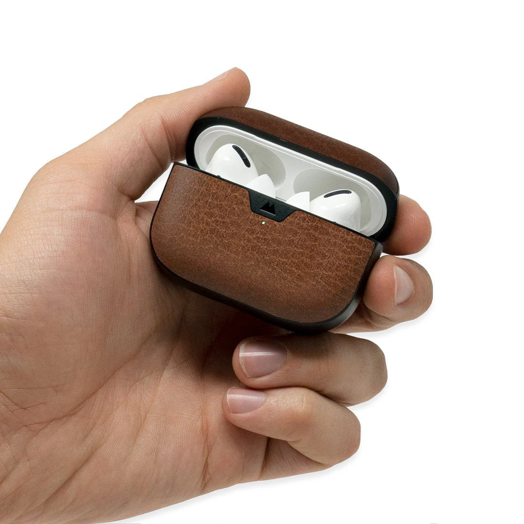 280-brown-leather-airpods-pro-case-2.webp Brown Leather AirPods Pro Case