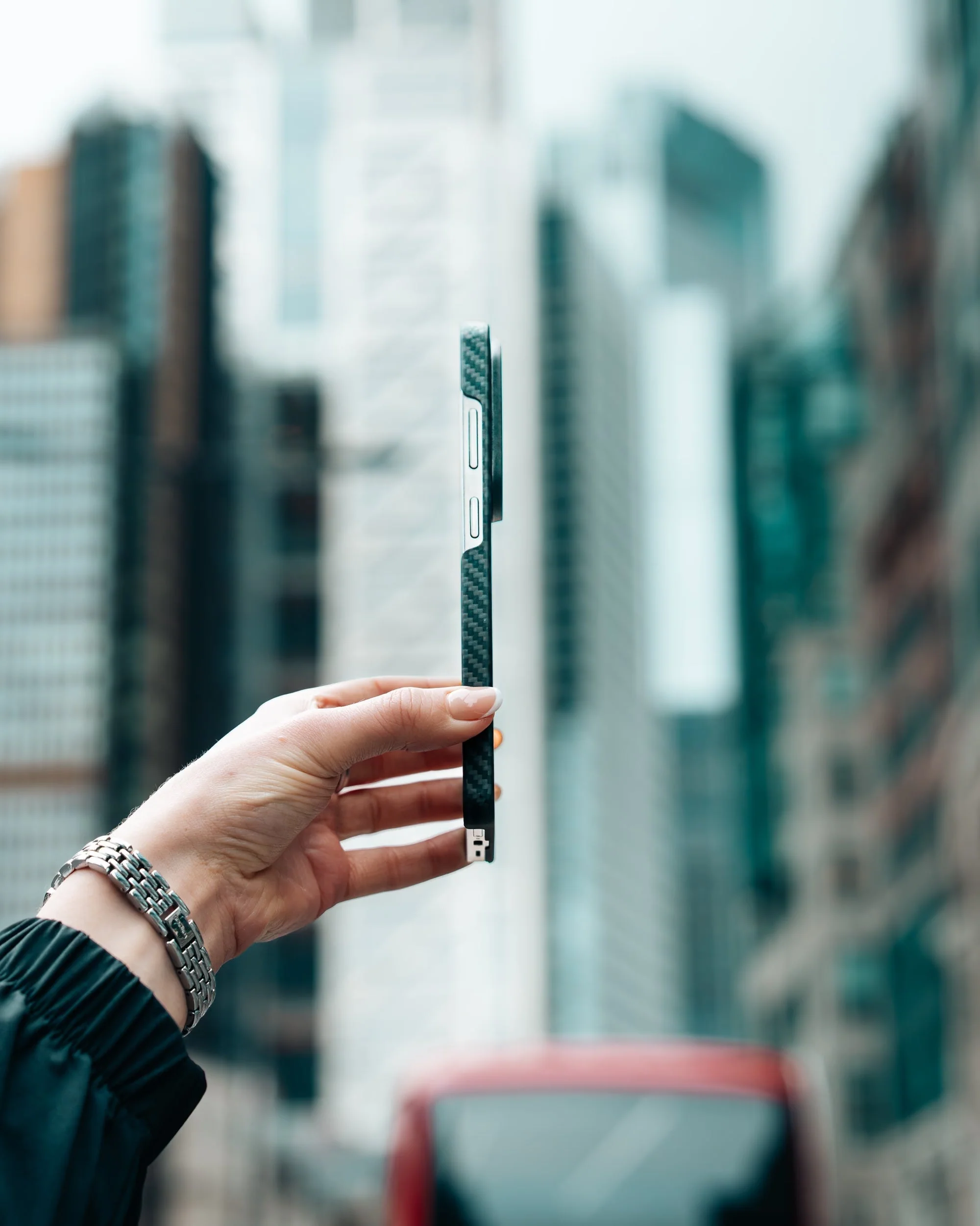 586-aramid-fibre-lightweight-phone-case-super-thin-77.webp Aramid Fibre Lightweight Phone Case - Super Thin